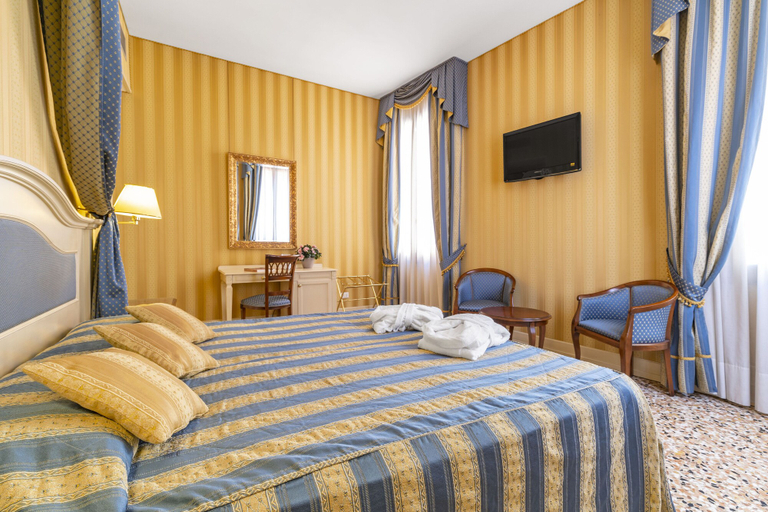 Bedroom 2, Hotel Bella Venezia, Venezia