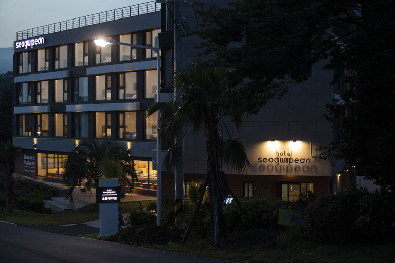 Exterior & Views 2, Hotel Seogwipean, Seogwipo