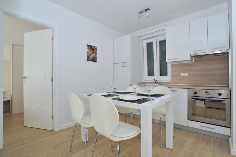 Others 5, Apartments Corte, Privlaka