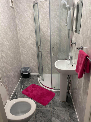 Bathroom 4, JEANNE, Blackpool
