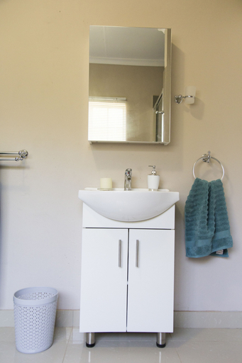 Bathroom 3, Nehema Manor, Bojanala