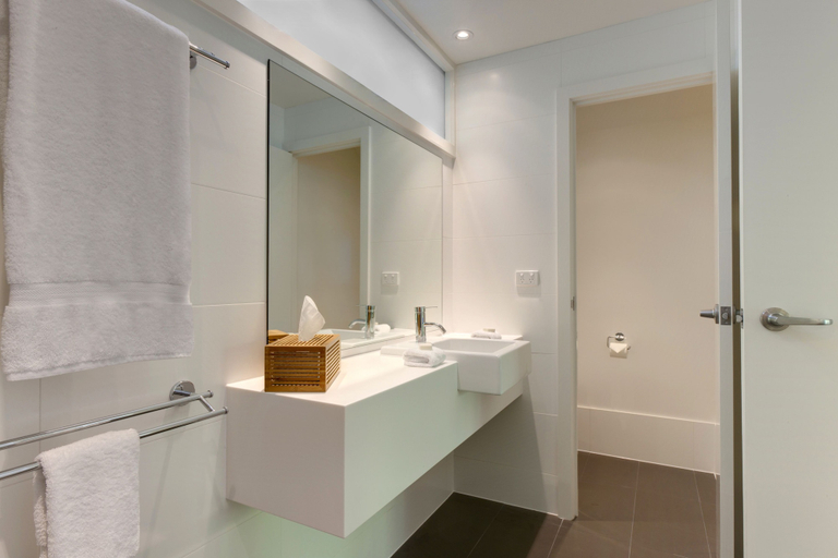 Bathroom 5, Palm Bungalows, Whitsunday