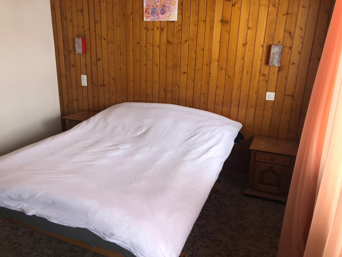 Bedroom 2, Auberge les Charmettes, Entremont