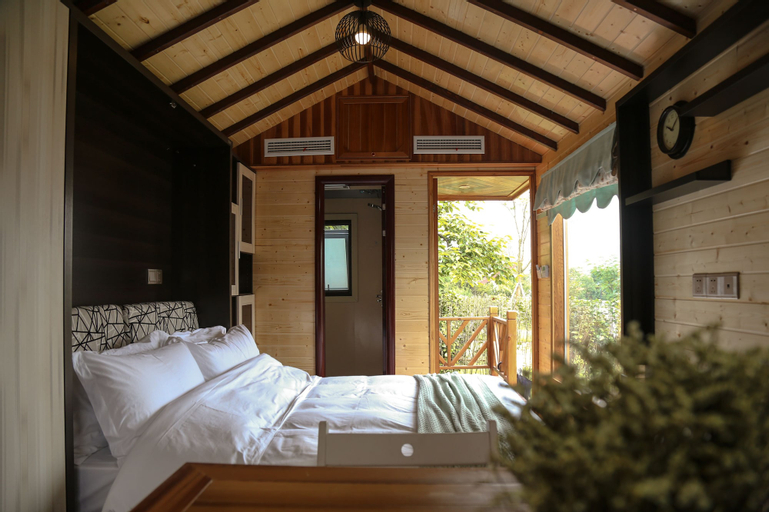 Seclusion Scenery of Shangshui International RV Resort, Ningbo