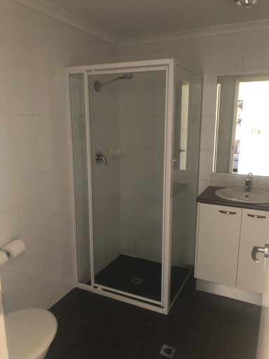 Bathroom 5, Collie Ridge Resort, Collie