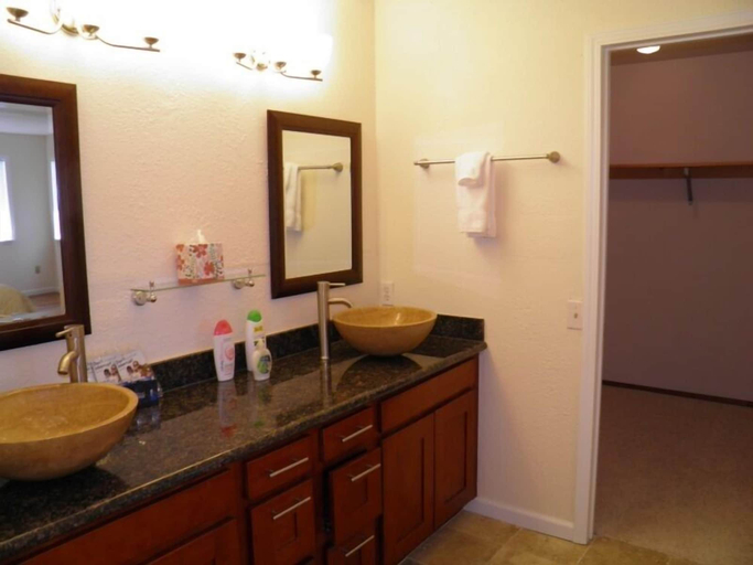 Bathroom 3, 1858 Venice Drive, El Dorado