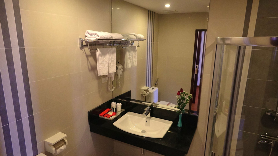 Bathroom 4, Golden Halong Hotel, Hạ Long