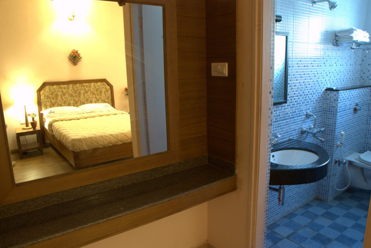 Bedroom 2, Hotel Blue Bird, The Nilgiris