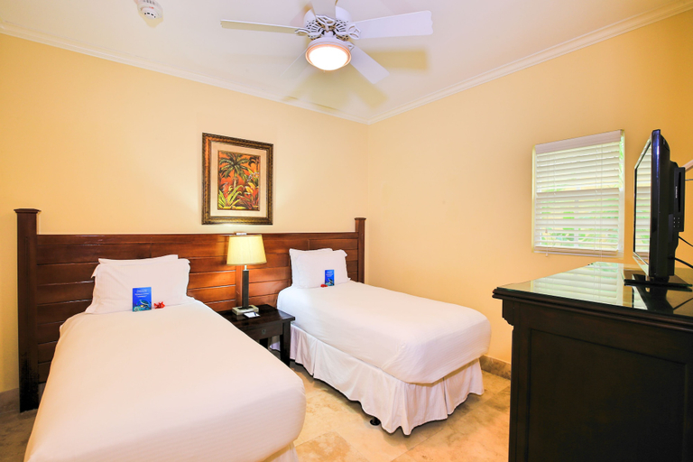 Bedroom 3, Windsong on the Reef