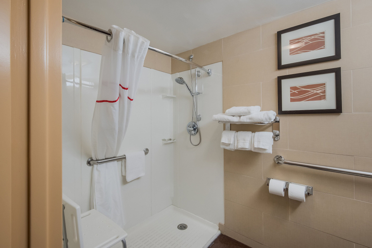 Bathroom 4, Red Roof Inn Fairfield, Essex