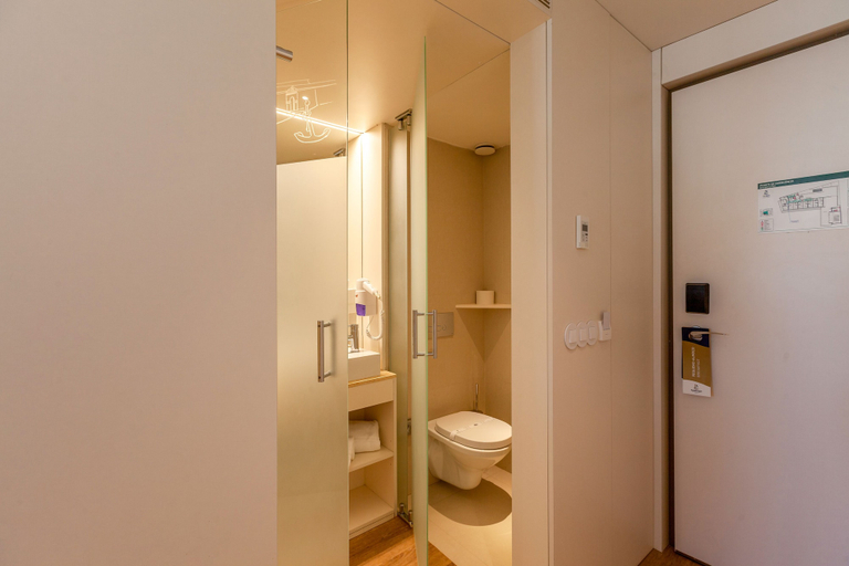 Bathroom 4, Sea Porto Hotel, Matosinhos