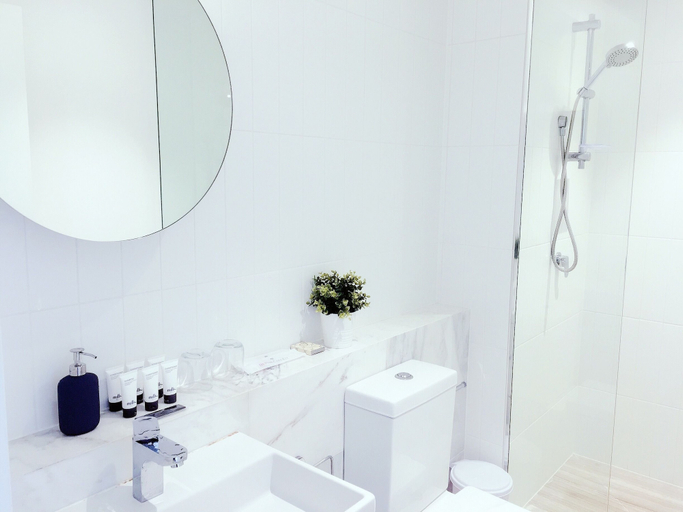Bathroom 4, Frangipanistays at 589E, Melbourne
