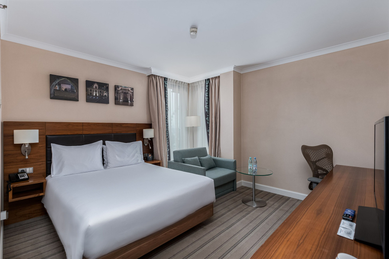 Bedroom 2, Hilton Garden Inn Krakow, Kraków City