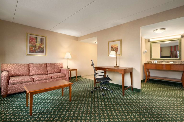 Bedroom 3, Hampton Inn & Suites Williamsburg-Central, York