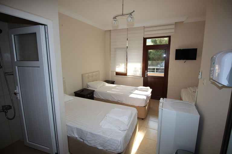 Bedroom 3, Ceyf Motel, Marmara