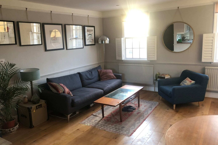 Others 5, Stylish and Spacious Apartment With Terrace, London