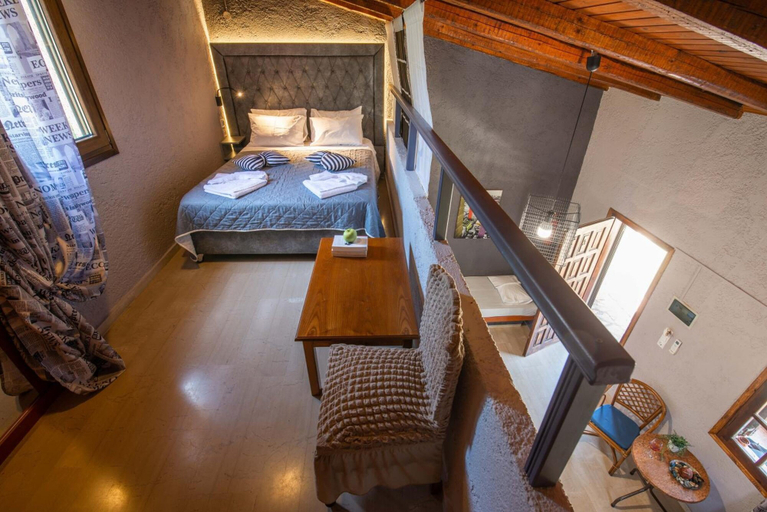 Bedroom 4, Anneta Studios, Epirus