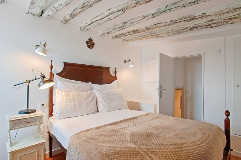 Bedroom 2, Delightful & Quirky 1 Bedroom, Lisbon