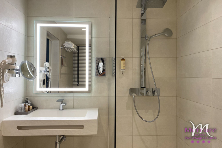 Bathroom 5, Mercure Pont d'Avignon Centre Hotel, Vaucluse