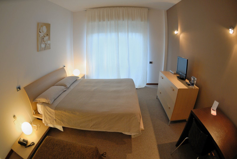 Bedroom 3, Medi Garden Resort, Teramo