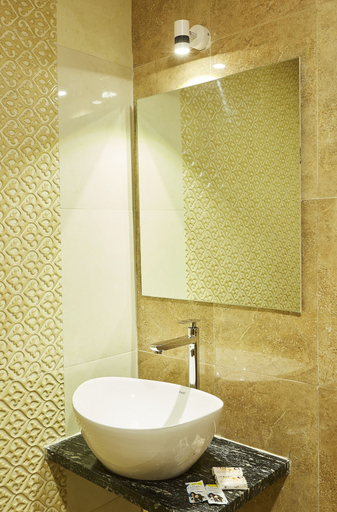 Bathroom 4, Hotel Alibaba Mumbai, Mumbai Suburban