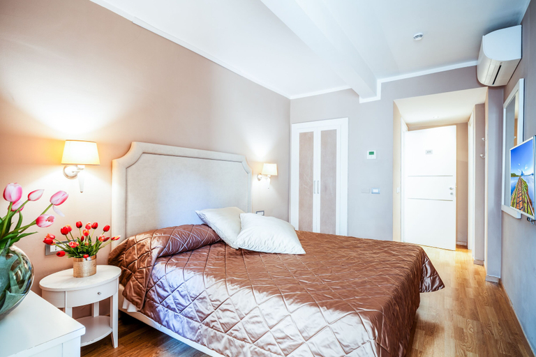 Bedroom 3, Hotel Centrale, Olbia-Tempio
