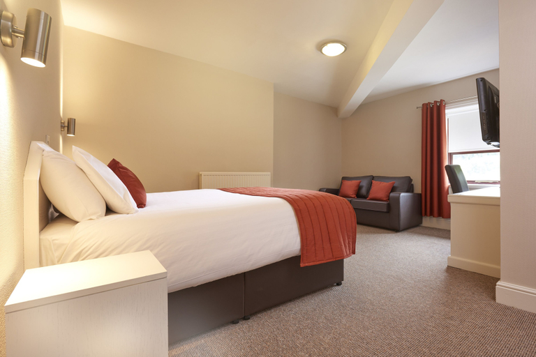 Bedroom 4, The Imperial Crown Hotel, Calderdale