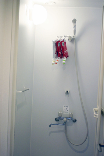 Bathroom 5, Guest House SENSU - Hostel, Ōta