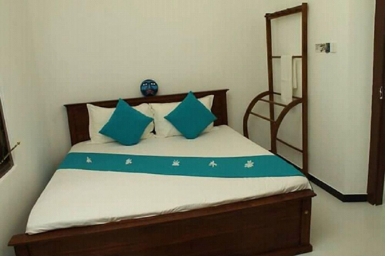 Room 4, Yasra Holiday Villa, Hikkaduwa