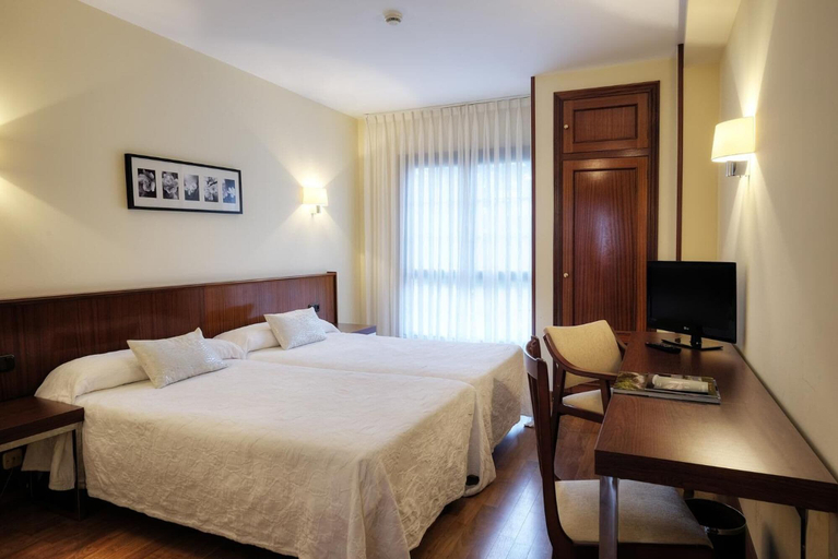 Bedroom 4, Palacio Arias & Hotel y Apartamentos Arias, Asturias