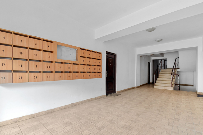 Others 5, Pop Apartment, Sinaia