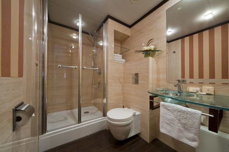 Bathroom 5, Vivaldi Hotel, Poznań City