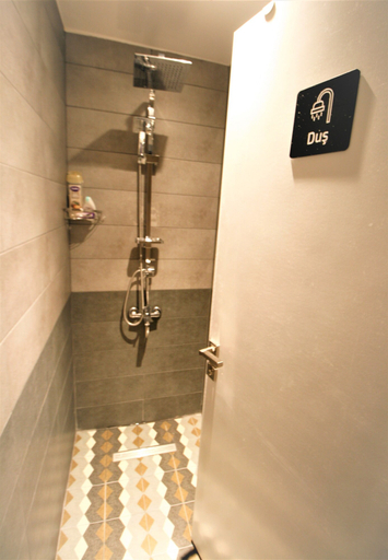 Bathroom 5, Archeo Hostel - Adults Only, Beyoğlu