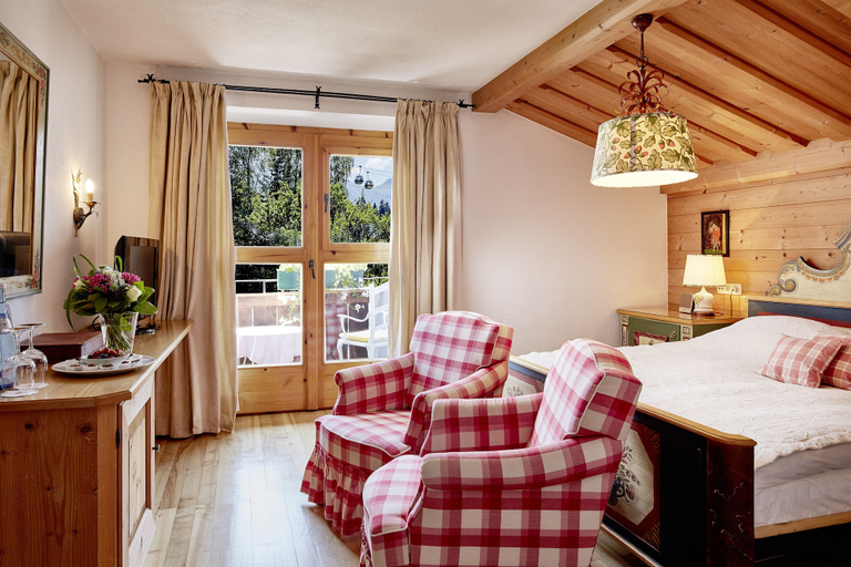 Bedroom 3, Relais & Châteaux Hotel Tennerhof, Kitzbühel