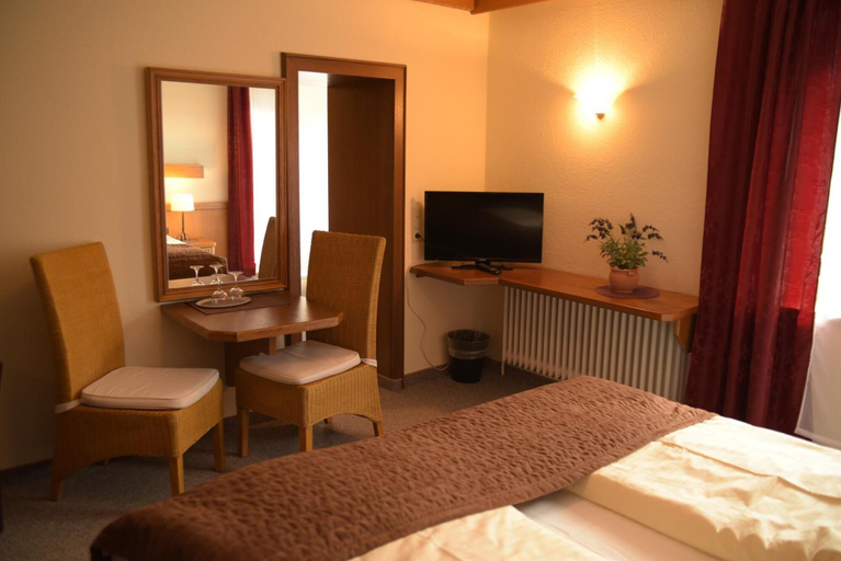 Bedroom 4, Landgasthof Hotel Röfleuten, Ostallgäu
