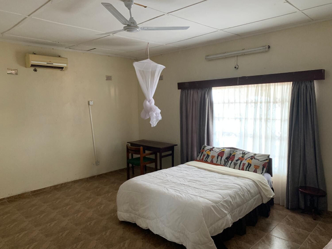 Bedroom 2, Namiyasi Lake Cottage, TA Mponda