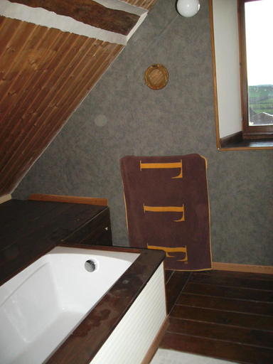 Bathroom 5, Chambres d'hôtes au verger de Marcilly, Côte-d'Or