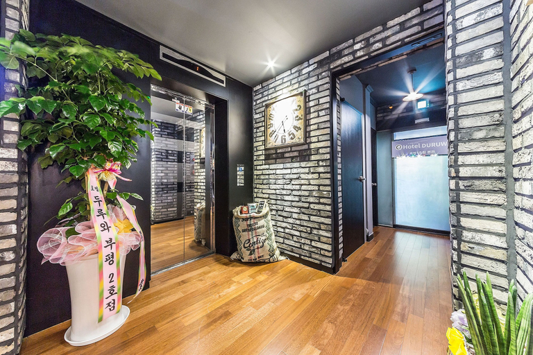 Others 5, Duruwa Hotel, Gyeyang