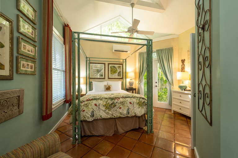 Bedroom 3, The Mermaid & Alligator, Monroe