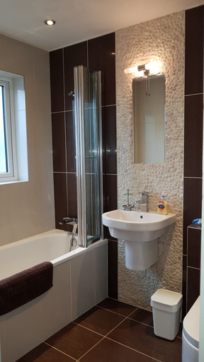 Bathroom 2, Next London Eye Apartment, London