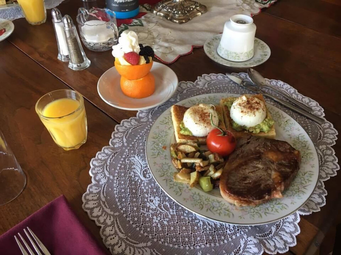 Food & Drinks 4, Squiers Manor B&B, Jackson