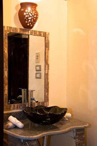 Bathroom 4, Hadouta Masreya - Nubian Guest House, Aswan