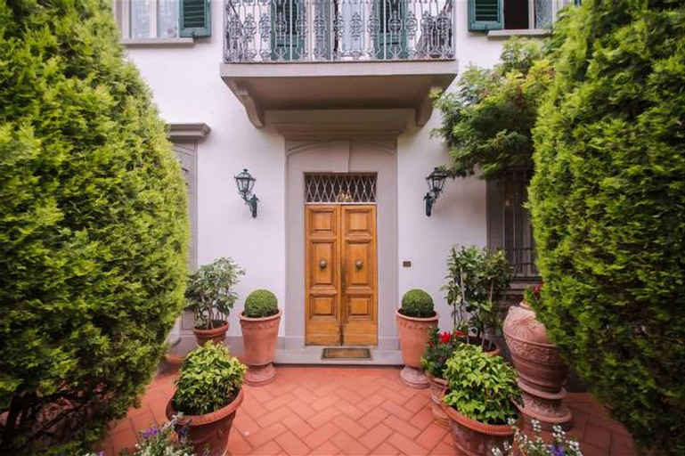 Exterior & Views 2, Mura Etrusche, Florence