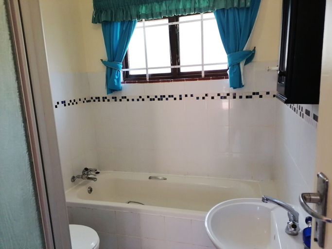 Bathroom, All the Tides - Between Tides, Ugu