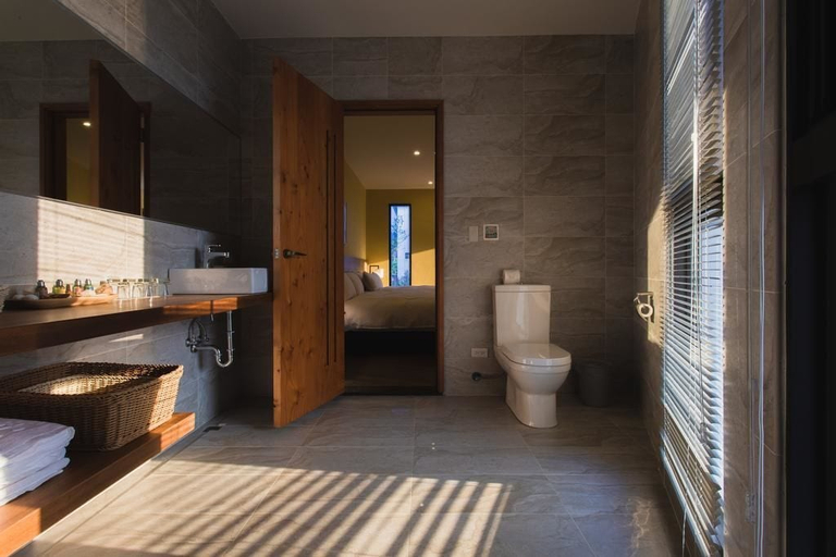 Bathroom 3, Lei Garden Inn, Yilan