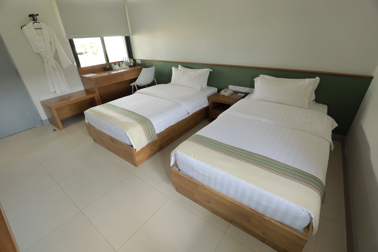 Bedroom 4, Hotel Popular Kyaik Hto, Thaton