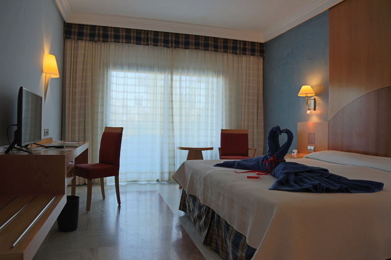 Bedroom 3, R2 Pájara Beach Hotel & Spa - All Inclusive, Las Palmas