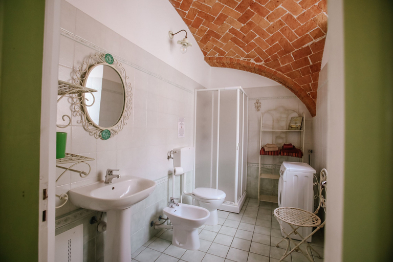 Bathroom 4, Il Pozzo Fiorito Residence, Asti
