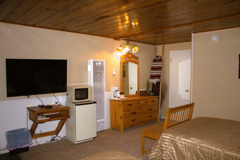 Others 4, Goldmine Lodge, San Bernardino