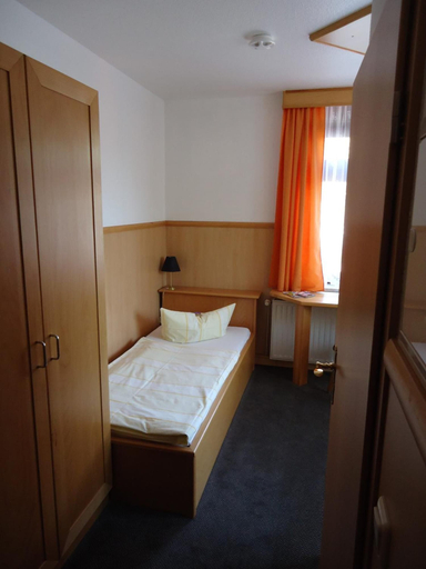 Bedroom 3, CityHotel Magdeburg, Magdeburg